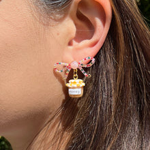 Load image into Gallery viewer, Bee Sweet Earrings