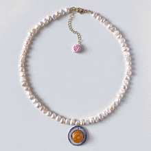 Load image into Gallery viewer, Plate Of Pancakes Pearl Necklace