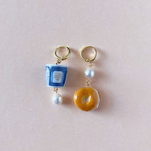 Load image into Gallery viewer, New York Breakfast Earrings
