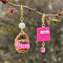 Load image into Gallery viewer, Sunny Escape Earrings
